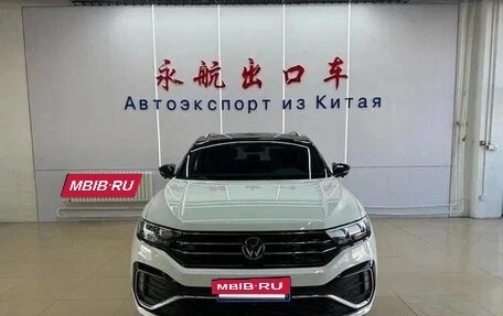 Volkswagen T-Roc I, 2022 год, 1 490 000 рублей, 2 фотография