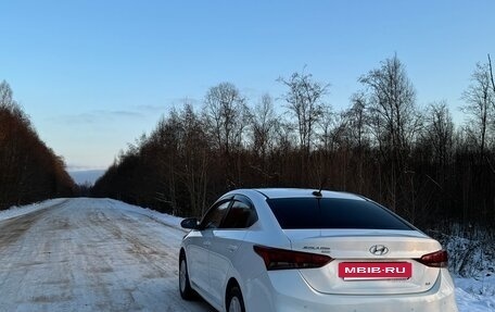 Hyundai Solaris II рестайлинг, 2018 год, 1 950 000 рублей, 4 фотография