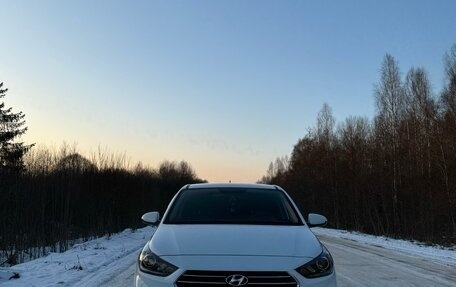 Hyundai Solaris II рестайлинг, 2018 год, 1 950 000 рублей, 9 фотография