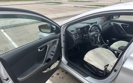 Hyundai Elantra V, 2013 год, 950 000 рублей, 10 фотография