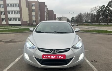 Hyundai Elantra V, 2013 год, 950 000 рублей, 1 фотография