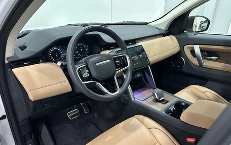 Land Rover Discovery Sport I рестайлинг, 2025 год, 6 090 000 рублей, 10 фотография