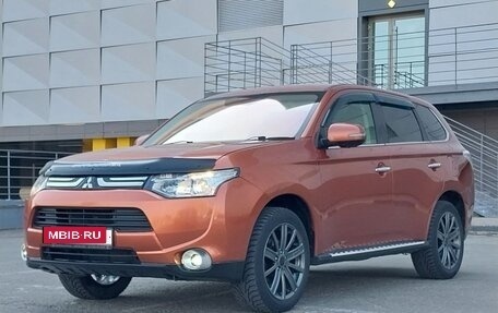 Mitsubishi Outlander III рестайлинг 3, 2012 год, 1 299 000 рублей, 2 фотография