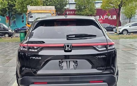 Honda Vezel, 2023 год, 1 750 000 рублей, 6 фотография