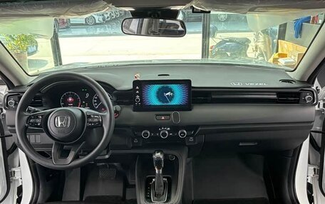 Honda Vezel, 2023 год, 1 800 000 рублей, 8 фотография