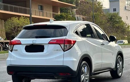 Honda Vezel, 2022 год, 1 420 000 рублей, 5 фотография