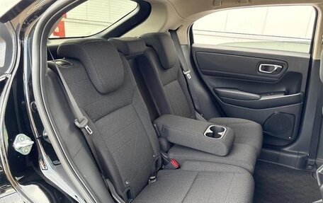 Honda Vezel, 2024 год, 2 450 000 рублей, 13 фотография