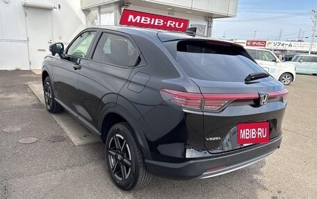 Honda Vezel, 2024 год, 2 450 000 рублей, 3 фотография