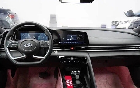 Hyundai Elantra, 2022 год, 1 290 000 рублей, 9 фотография