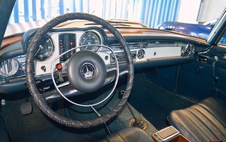 Mercedes-Benz SL-Класс, 1969 год, 10 180 000 рублей, 14 фотография