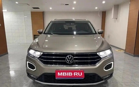 Volkswagen T-Roc I, 2022 год, 1 420 000 рублей, 1 фотография