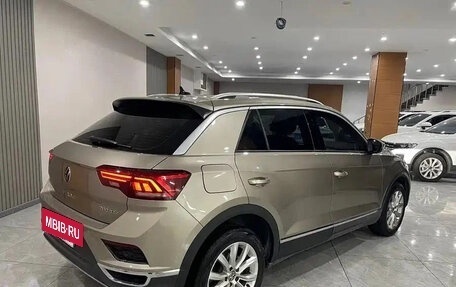 Volkswagen T-Roc I, 2022 год, 1 420 000 рублей, 5 фотография