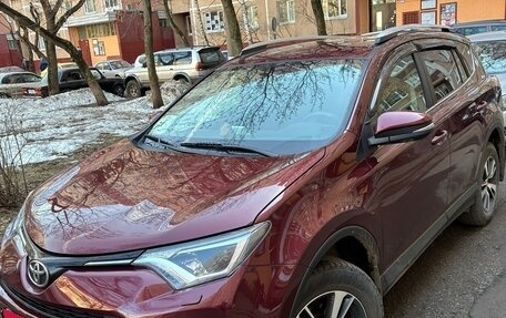 Toyota RAV4, 2017 год, 2 000 000 рублей, 12 фотография