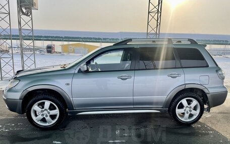 Mitsubishi Outlander III рестайлинг 3, 2004 год, 800 000 рублей, 2 фотография