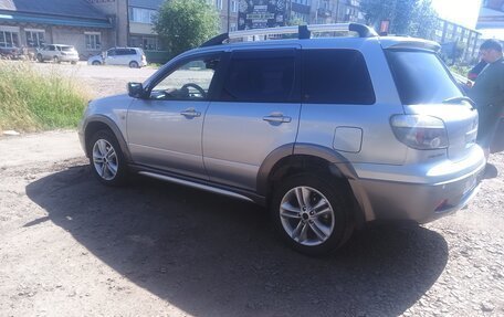 Mitsubishi Outlander III рестайлинг 3, 2004 год, 800 000 рублей, 3 фотография