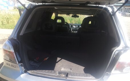 Mitsubishi Outlander III рестайлинг 3, 2004 год, 800 000 рублей, 5 фотография