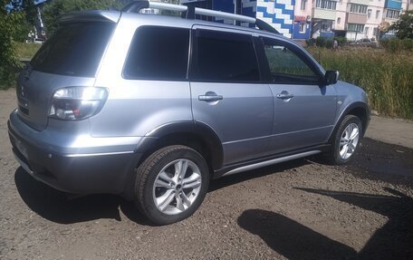 Mitsubishi Outlander III рестайлинг 3, 2004 год, 800 000 рублей, 6 фотография