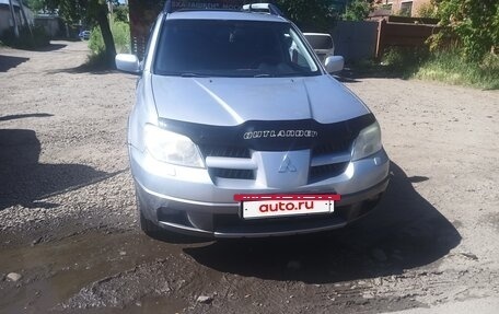 Mitsubishi Outlander III рестайлинг 3, 2004 год, 800 000 рублей, 8 фотография