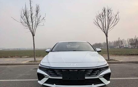 Hyundai Elantra, 2023 год, 1 500 000 рублей, 2 фотография