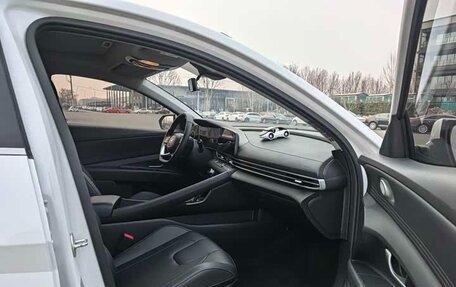 Hyundai Elantra, 2023 год, 1 500 000 рублей, 12 фотография