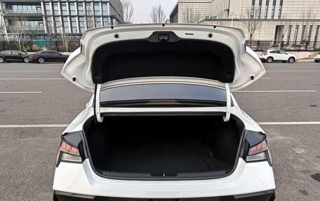 Hyundai Elantra, 2023 год, 1 500 000 рублей, 8 фотография