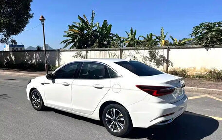 Ford Escort, 2021 год, 1 087 677 рублей, 5 фотография