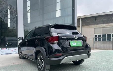 Toyota Yaris XP150 рестайлинг, 2022 год, 1 120 000 рублей, 6 фотография