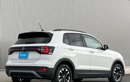 Volkswagen T-Roc I, 2023 год, 1 315 555 рублей, 2 фотография