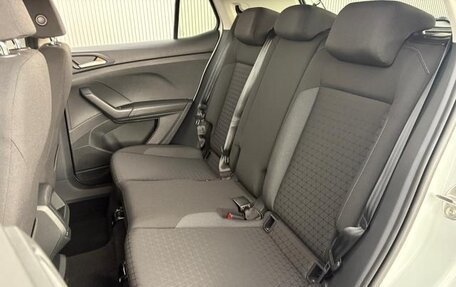 Volkswagen T-Roc I, 2023 год, 1 315 555 рублей, 24 фотография