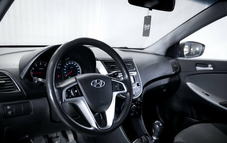 Hyundai Solaris II рестайлинг, 2011 год, 690 000 рублей, 13 фотография