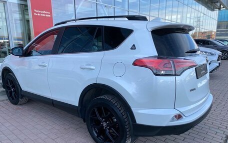 Toyota RAV4, 2019 год, 2 490 000 рублей, 6 фотография