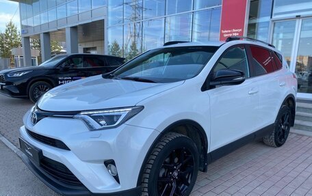 Toyota RAV4, 2019 год, 2 490 000 рублей, 7 фотография