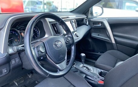 Toyota RAV4, 2019 год, 2 490 000 рублей, 9 фотография