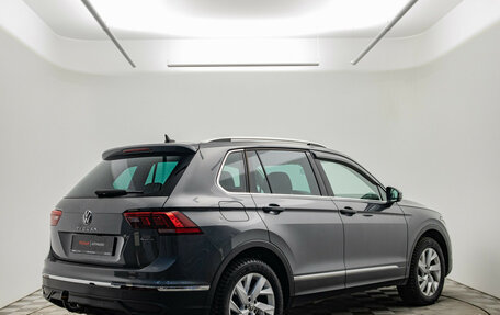 Volkswagen Tiguan II, 2021 год, 3 840 000 рублей, 5 фотография