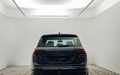 Volkswagen Tiguan II, 2021 год, 3 840 000 рублей, 4 фотография