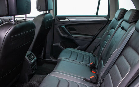 Volkswagen Tiguan II, 2021 год, 3 840 000 рублей, 11 фотография