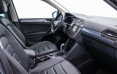 Volkswagen Tiguan II, 2021 год, 3 840 000 рублей, 9 фотография