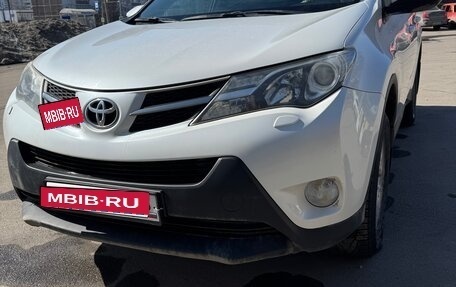 Toyota RAV4, 2015 год, 1 299 000 рублей, 4 фотография