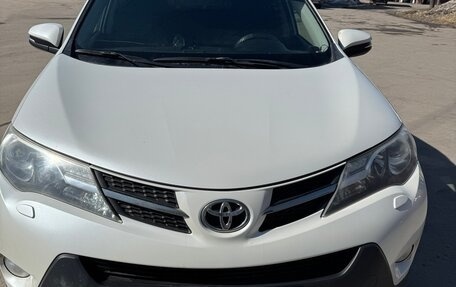 Toyota RAV4, 2015 год, 1 299 000 рублей, 3 фотография