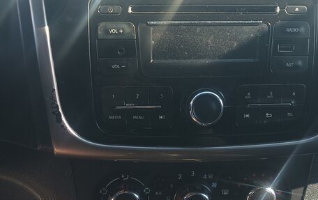 Renault Logan II, 2016 год, 530 000 рублей, 6 фотография