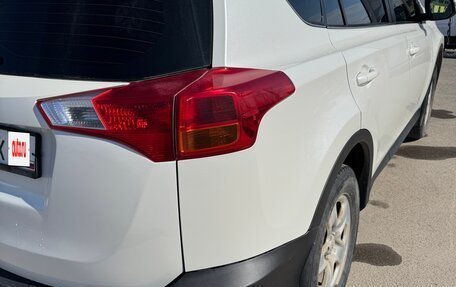 Toyota RAV4, 2015 год, 1 299 000 рублей, 10 фотография