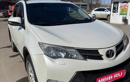 Toyota RAV4, 2015 год, 1 299 000 рублей, 13 фотография