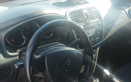 Renault Logan II, 2016 год, 530 000 рублей, 7 фотография