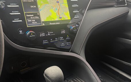 Toyota Camry, 2020 год, 2 700 000 рублей, 10 фотография