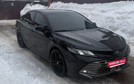Toyota Camry, 2020 год, 2 700 000 рублей, 2 фотография