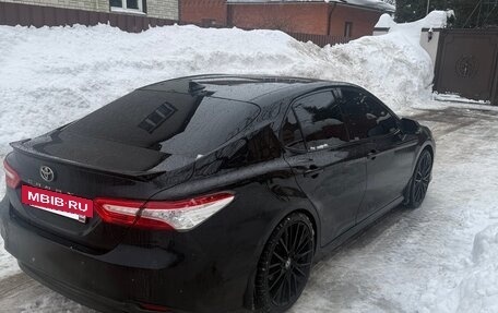 Toyota Camry, 2020 год, 2 700 000 рублей, 3 фотография