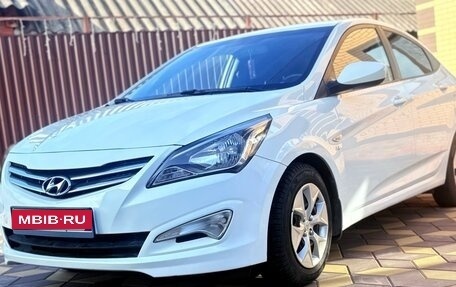 Hyundai Solaris II рестайлинг, 2015 год, 962 000 рублей, 1 фотография