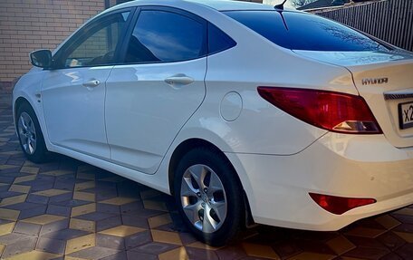 Hyundai Solaris II рестайлинг, 2015 год, 962 000 рублей, 5 фотография