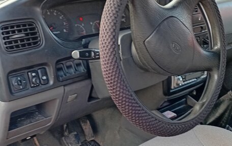 KIA Sportage IV рестайлинг, 2005 год, 400 000 рублей, 4 фотография