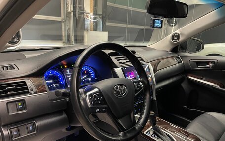 Toyota Camry, 2017 год, 2 850 000 рублей, 9 фотография